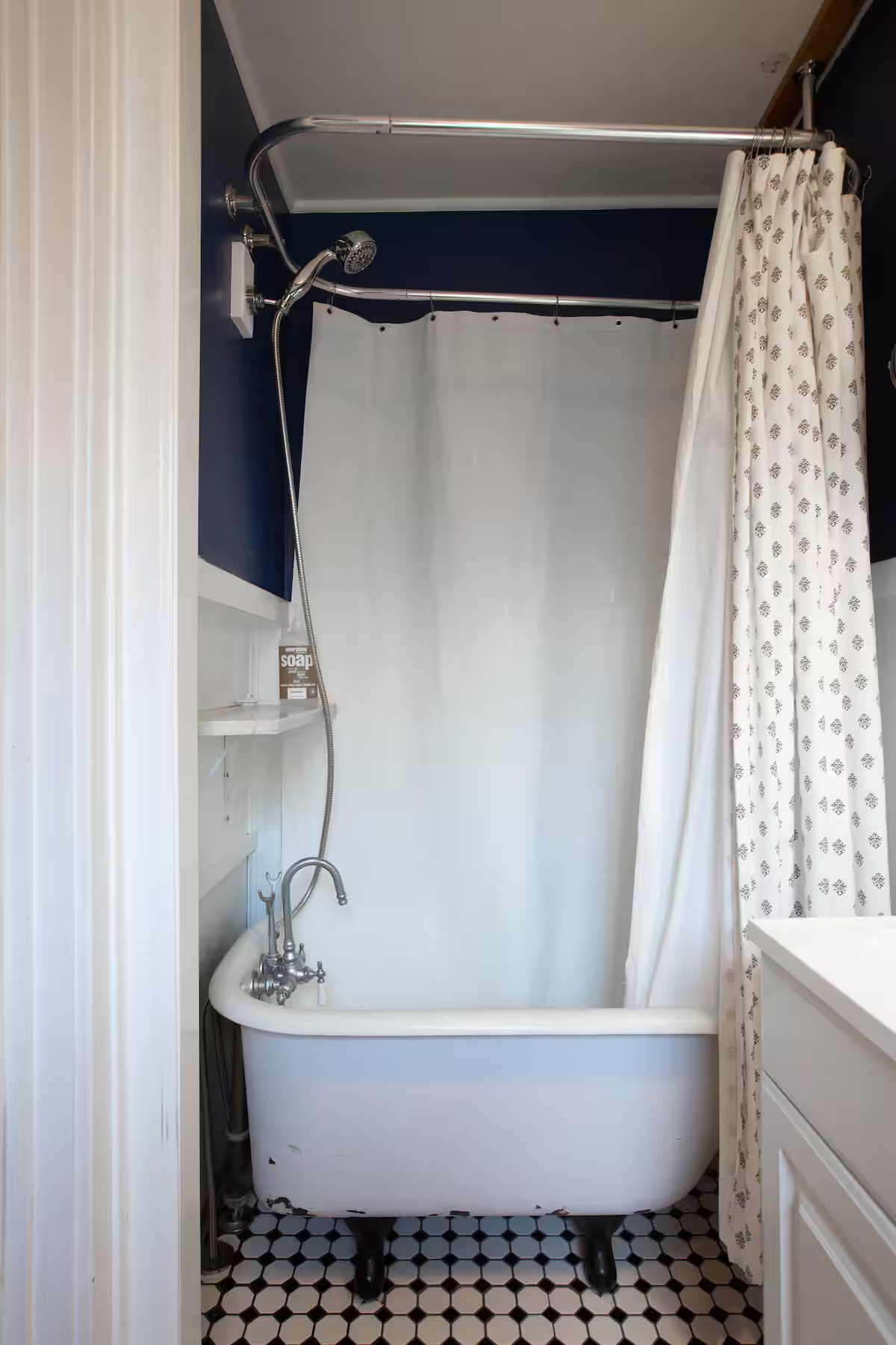 Clawfoot tub with shower